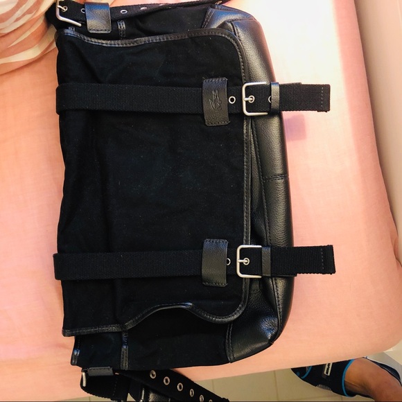 Lacoste - Picture 8 of 8